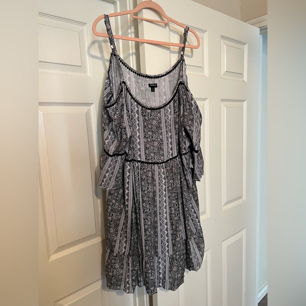 🖤 Torrid Open Shoulder Dress 🖤